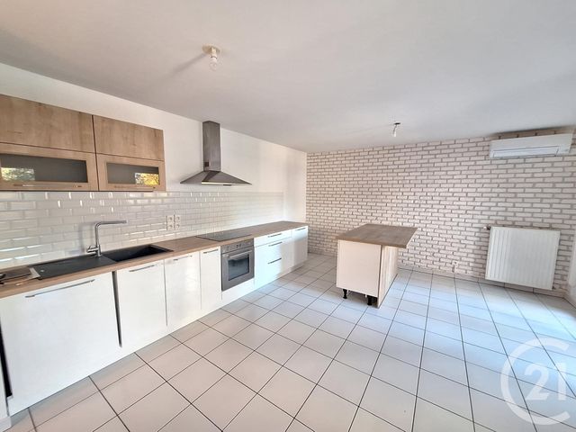 Appartement à louer ST PRIEST