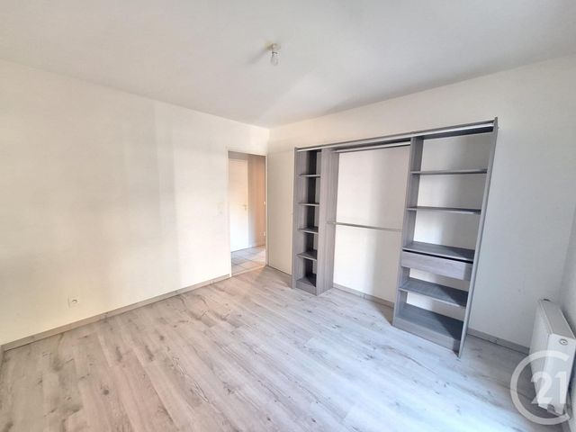 Appartement &agrave; louer - 3 pi&egrave;ces - 65 m2 - St Priest - 69 - RHONE-ALPES