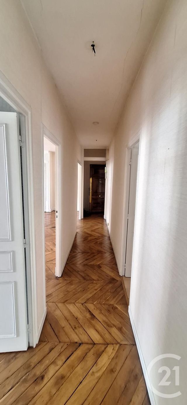 Afficher la photo en grand Appartement à louer - 2 pièces - 74,50 m2 - Lyon - 69002 - RHONE-ALPES