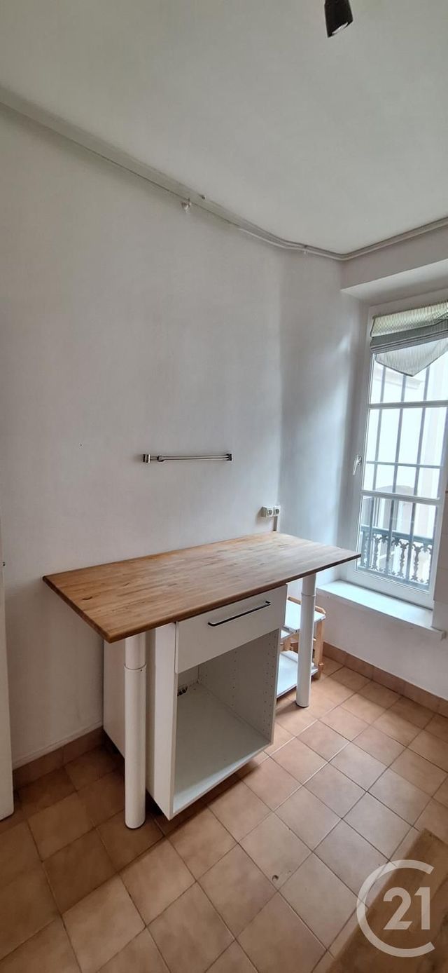 Afficher la photo en grand Appartement à louer - 2 pièces - 74,50 m2 - Lyon - 69002 - RHONE-ALPES
