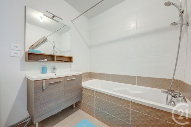 Appartement F4 à vendre - 4 pièces - 85,42 m2 - Lyon - 69007 - RHONE-ALPES