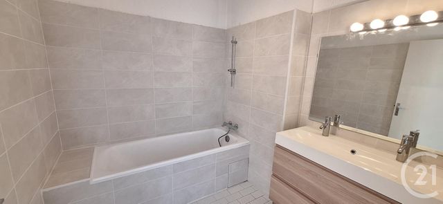 Appartement F3 à louer - 3 pièces - 66,49 m2 - Lyon - 69002 - RHONE-ALPES
