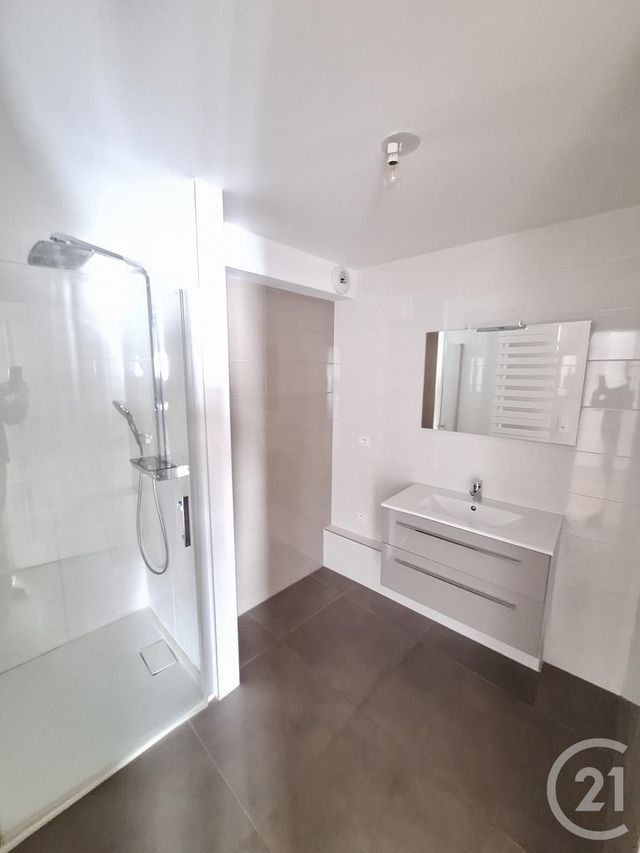 Appartement F3 &agrave; louer - 3 pi&egrave;ces - 60,27 m2 - Lyon - 69002 - RHONE-ALPES