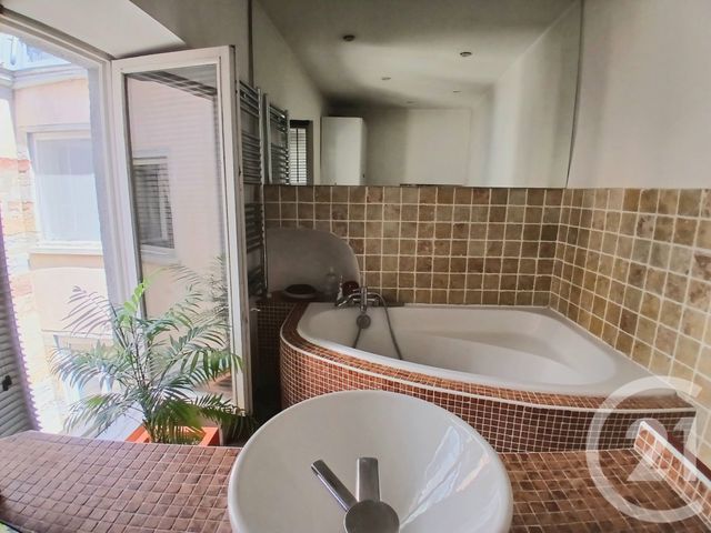 Afficher la photo en grand Appartement F3 à vendre - 4 pièces - 130,35 m2 - Lyon - 69001 - RHONE-ALPES