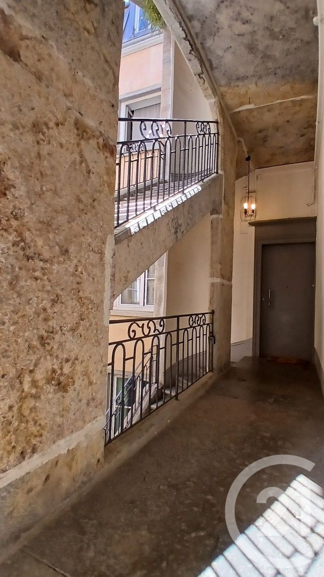 Afficher la photo en grand Appartement F3 à vendre - 4 pièces - 130,35 m2 - Lyon - 69001 - RHONE-ALPES